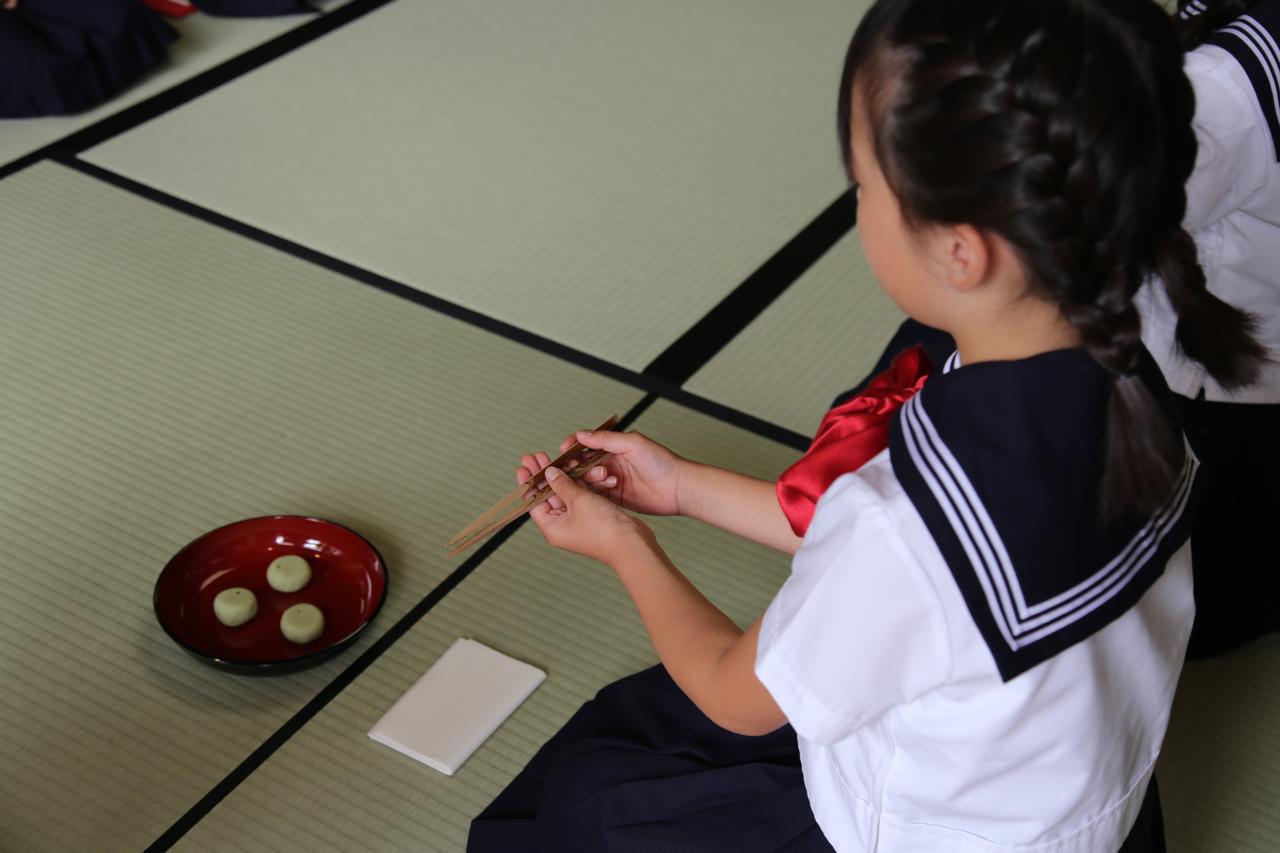 すずかけ」茶道の授業が始まりました - 校長室だより - 東京女学館小学校