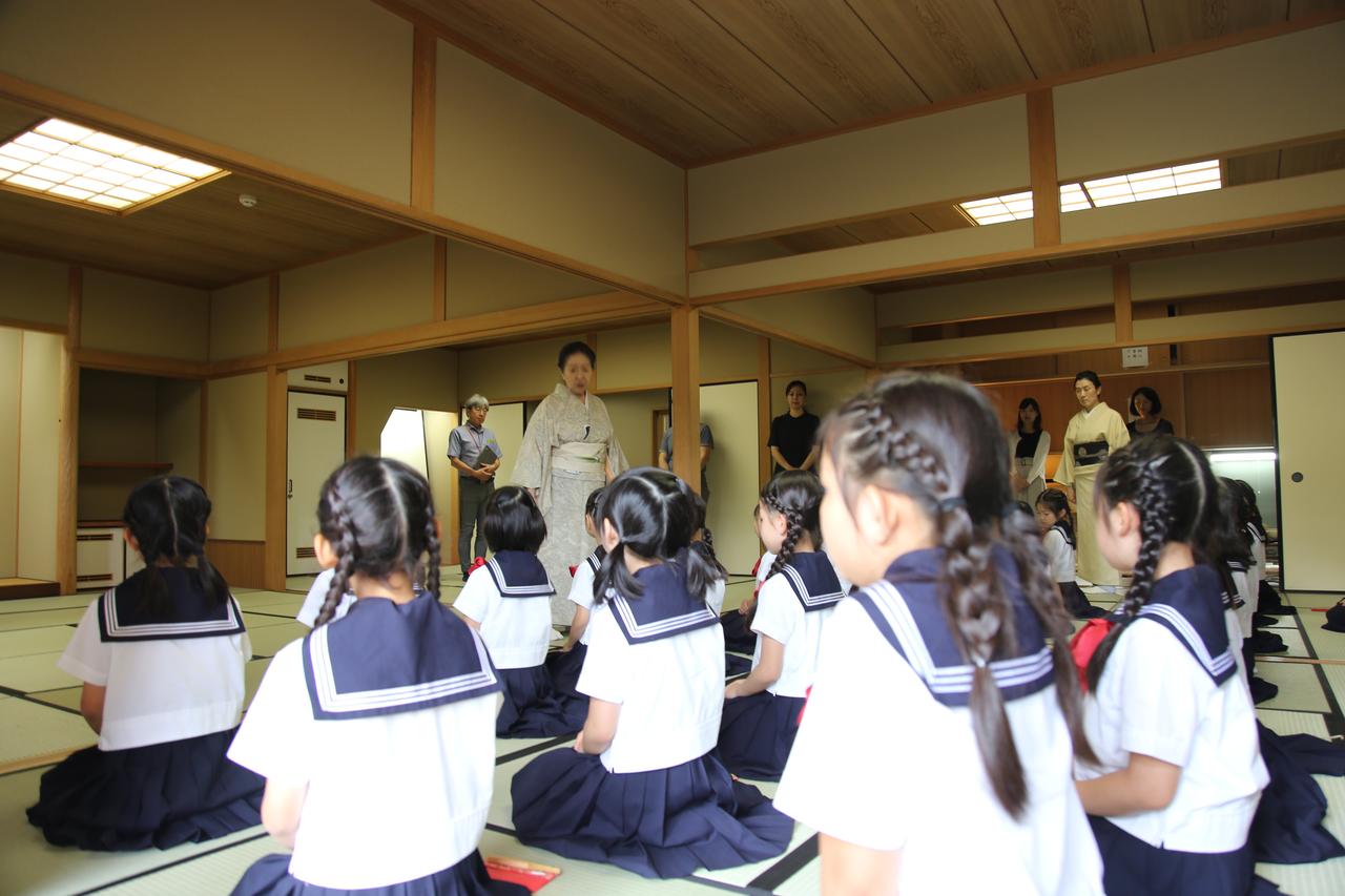 すずかけ」茶道の授業が始まりました - 校長室だより - 東京女学館小学校